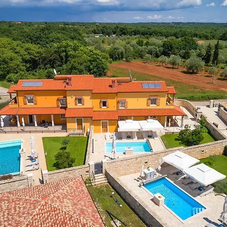 Holiday home 3 Bedroom Cozy In Hr-52215 Vodnjan