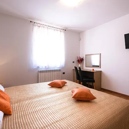 3 Bedroom Cozy In Hr-52215