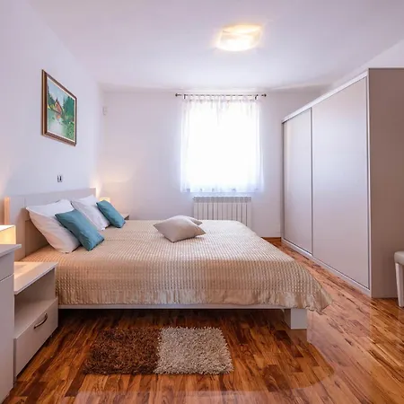 Holiday home 3 Bedroom Cozy In Hr-52215