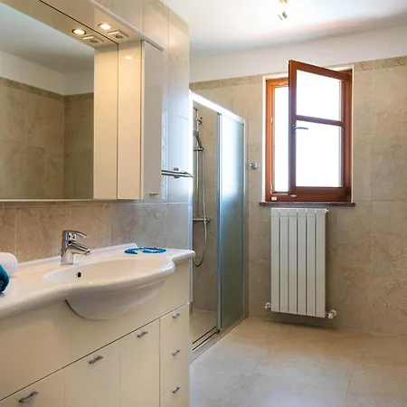 3 Bedroom Cozy In Hr-52215 Vodnjan