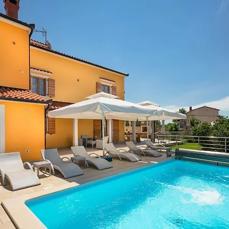 بيت للعطل 3 Bedroom Cozy In Hr-52215