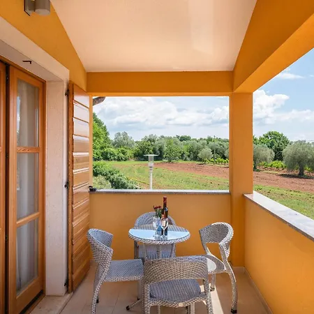 In Hr-52215 Hébergement de vacances